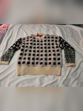 Textured Plaid Fuzzy Crewneck Sweater - Cream and Black